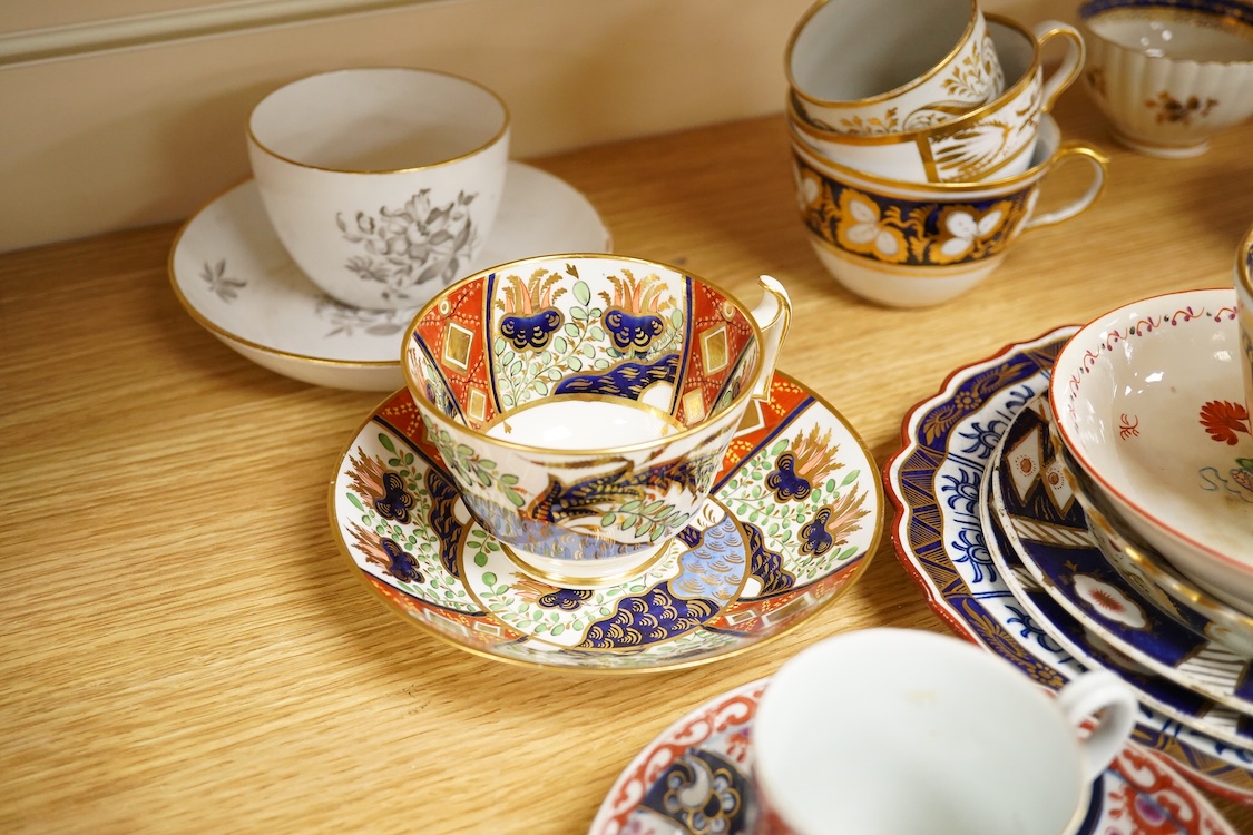 A group of 18th / early 19th century English porcelain tea wares, Worcester, Spode, etc